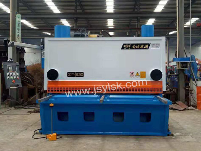 QC11Y-25*2500液壓剪板機(jī)